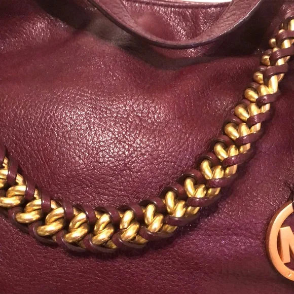 Michael Kors Burgundy Leather Shoulder Bag with Crossbody Strap - Picture 3 of 12